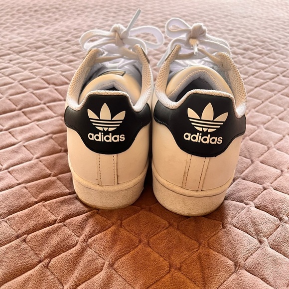 Adidas Superstars White with black stripes Mens sz8/ Women’s Sz 9 - Picture 5 of 8
